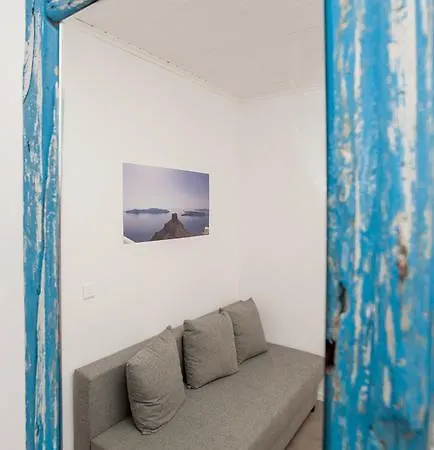 Corrado Caldera Lägenhet *