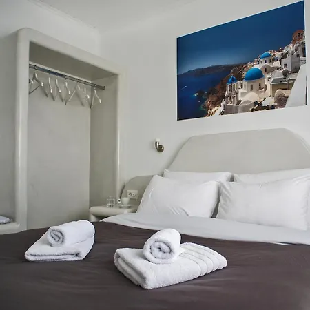 Corrado Caldera * Fira (Santorini)