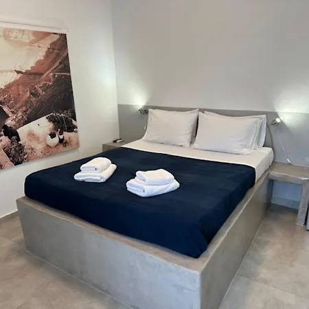 Corrado Caldera Apartment Fira (Santorini)